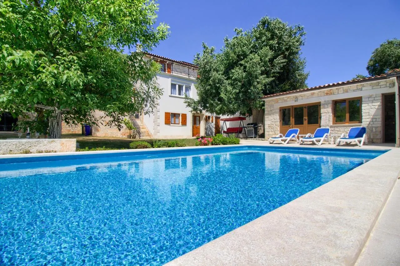 度假居 Villa Taki With Private Pool Near Rovinj 坎法奈尔