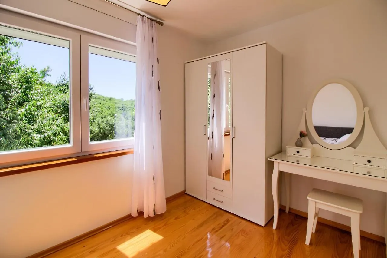 度假居 Villa Taki With Private Pool Near Rovinj 坎法奈尔