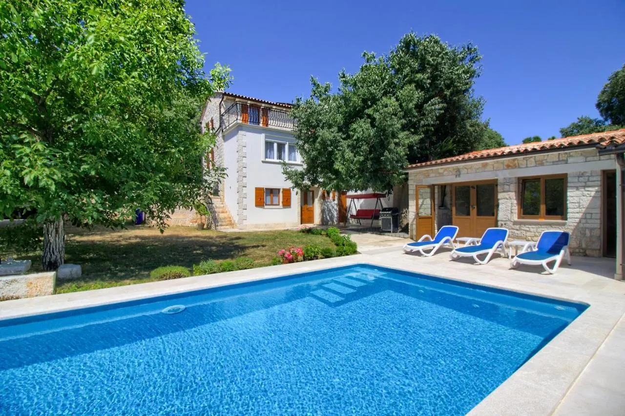 Villa Taki With Private Pool Near Rovinj 坎法奈尔
