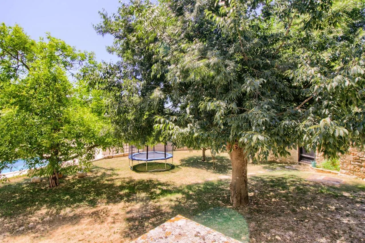 Villa Taki With Private Pool Near Rovinj Kanfanar 0*,