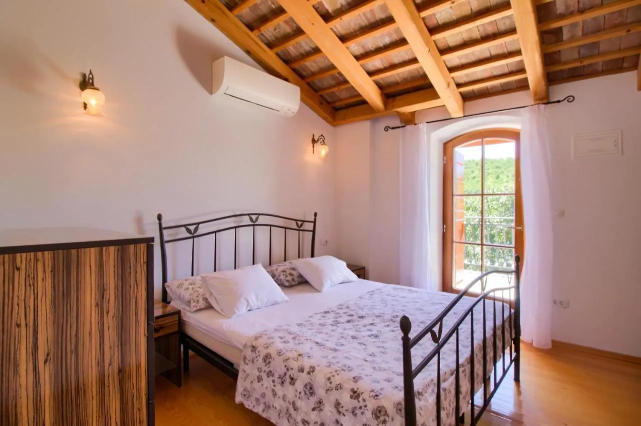 Villa Taki With Private Pool Near Rovinj Kanfanar Casa de Férias