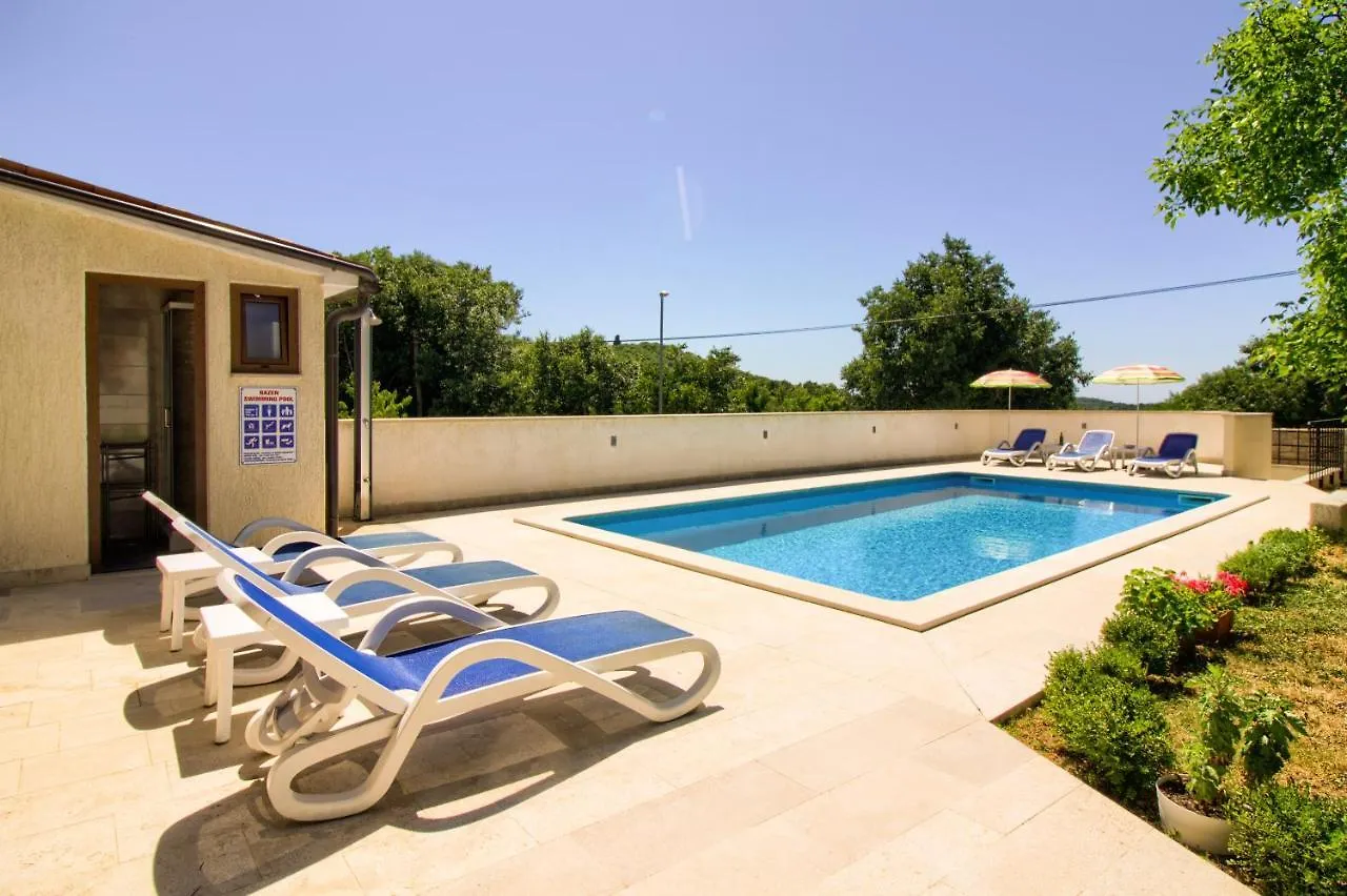 Villa Taki With Private Pool Near Rovinj Kanfanar Casa de Férias