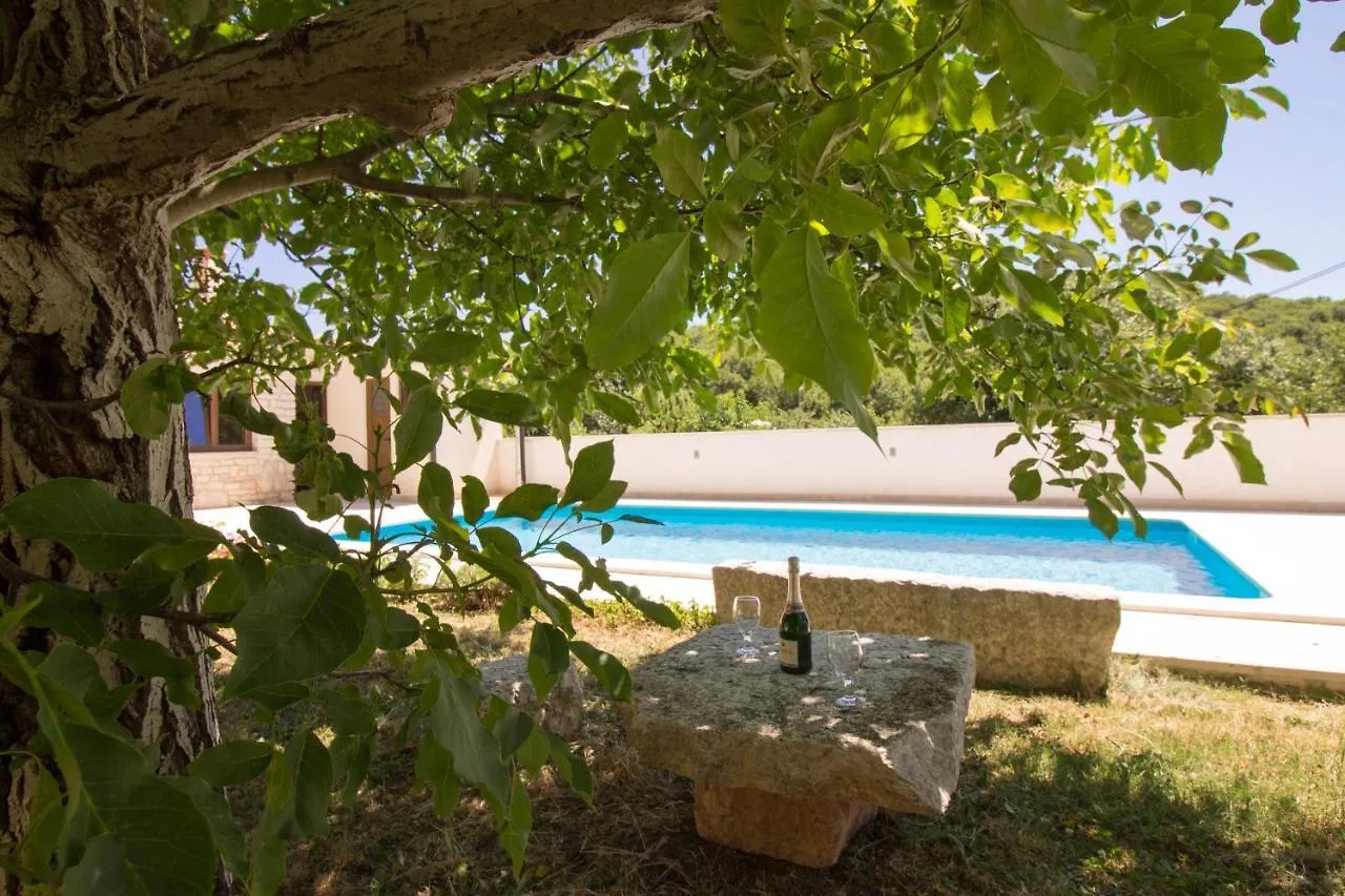 Villa Taki With Private Pool Near Rovinj Kanfanar 0*,  Croácia
