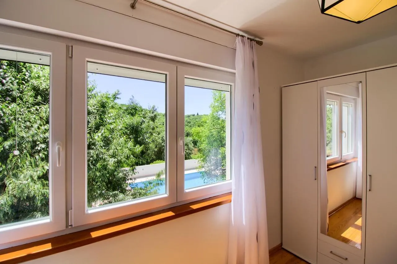 Villa Taki With Private Pool Near Rovinj 坎法奈尔